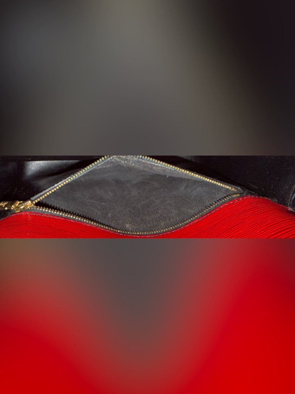 Louis Vuitton Saint Cloud GM Epi Leather - Picture 15 of 16